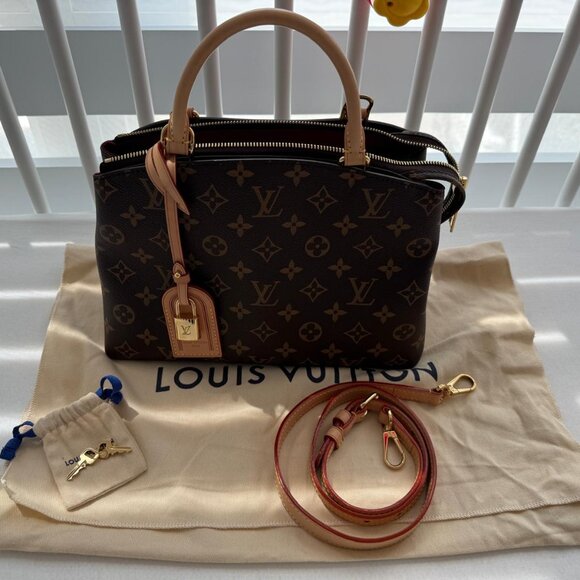 Louis Vuitton Monogram Petit Palais – Never Used - Picture 1 of 10